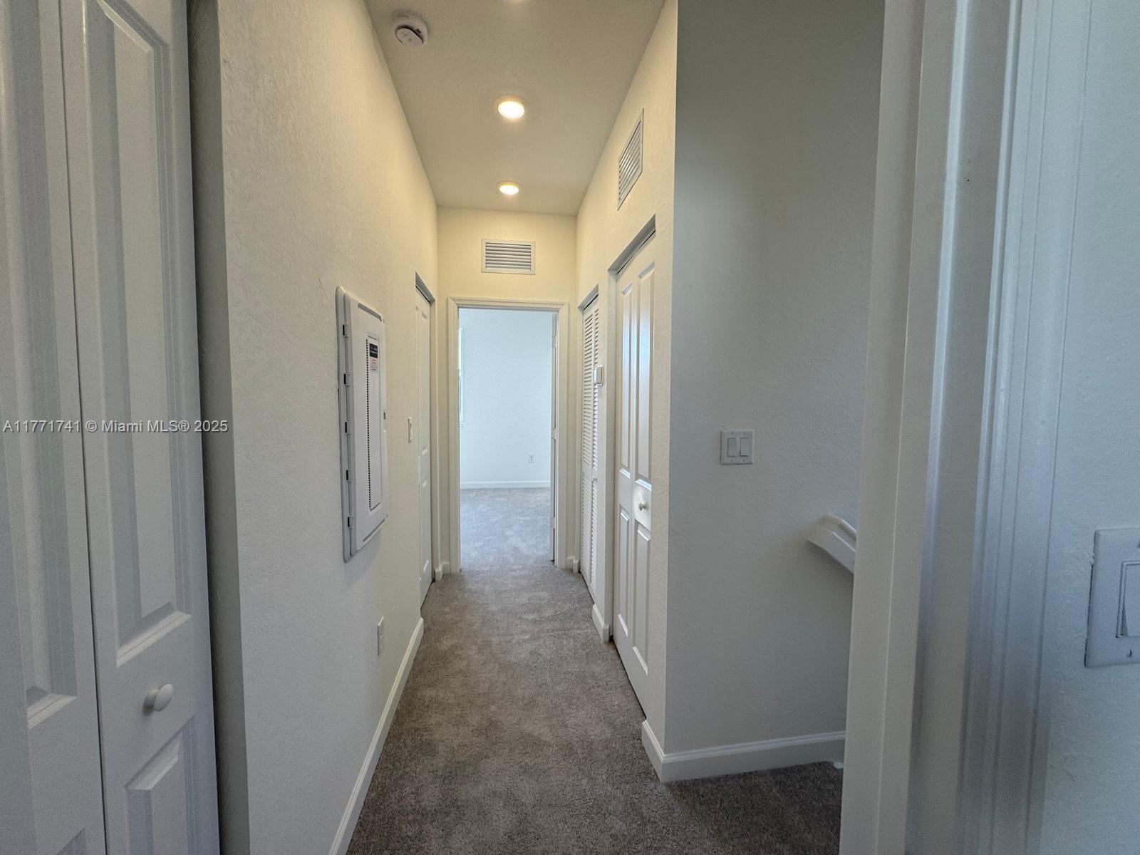 ALTAMIRA - Residential Lease