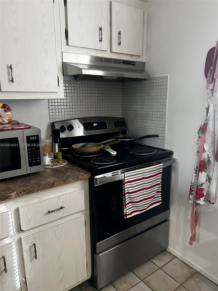 VILLAGE OF KINGS CREEK CO - Residential