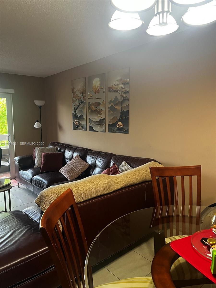 VILLAGE OF KINGS CREEK CO - Residential