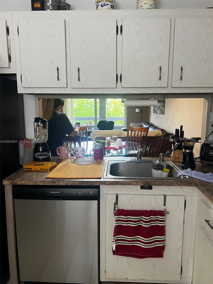 VILLAGE OF KINGS CREEK CO - Residential