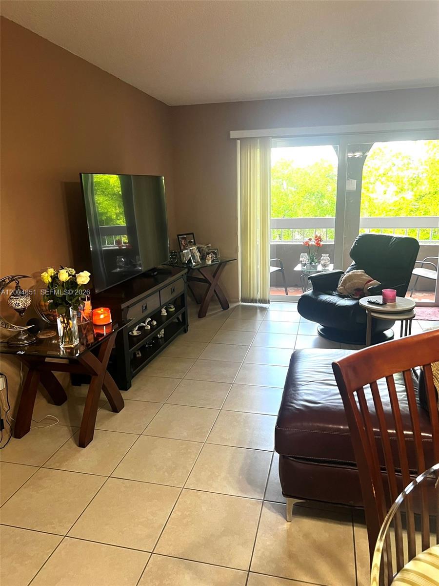 VILLAGE OF KINGS CREEK CO - Residential