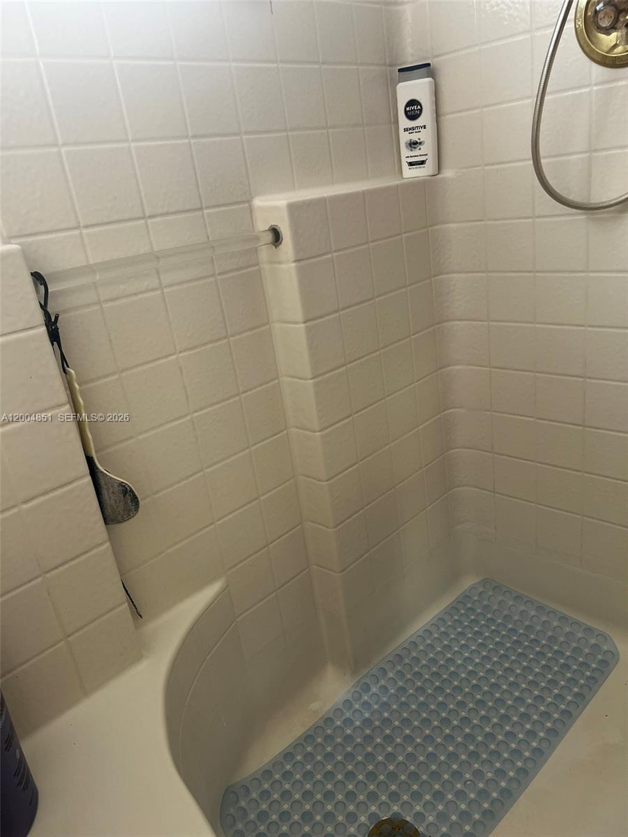 VILLAGE OF KINGS CREEK CO - Residential