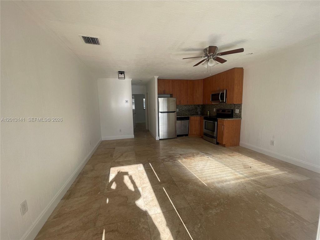 Photo of 1892 NE 46th St #B7, Fort Lauderdale, FL 33308 (MLS # A12013141)
