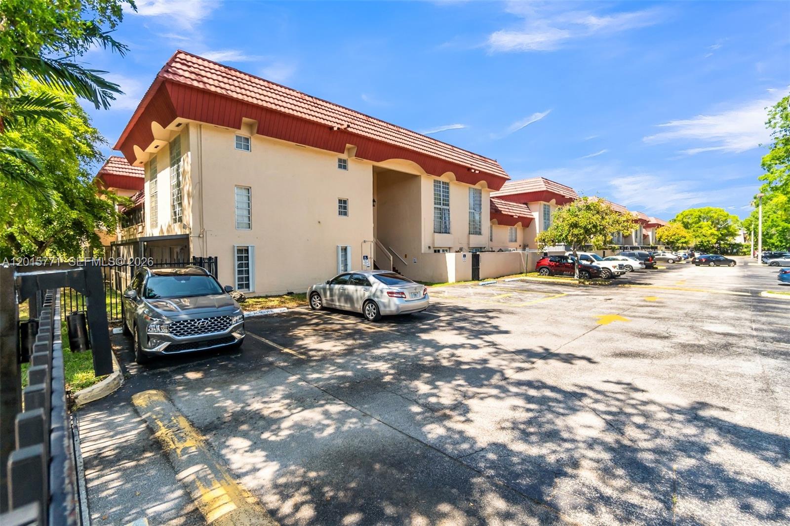 CASTLE APTS CONDO - Residential