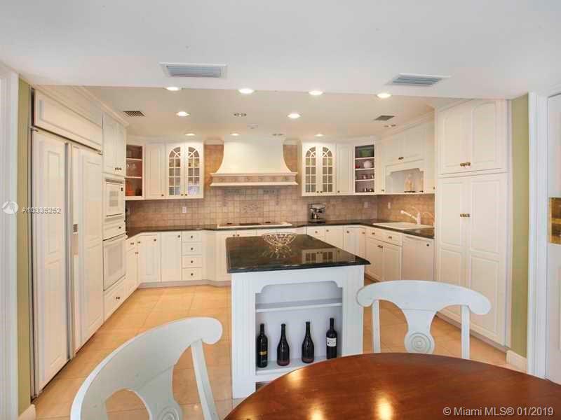 29 54 41 C GABLES RIV SEC - Residential