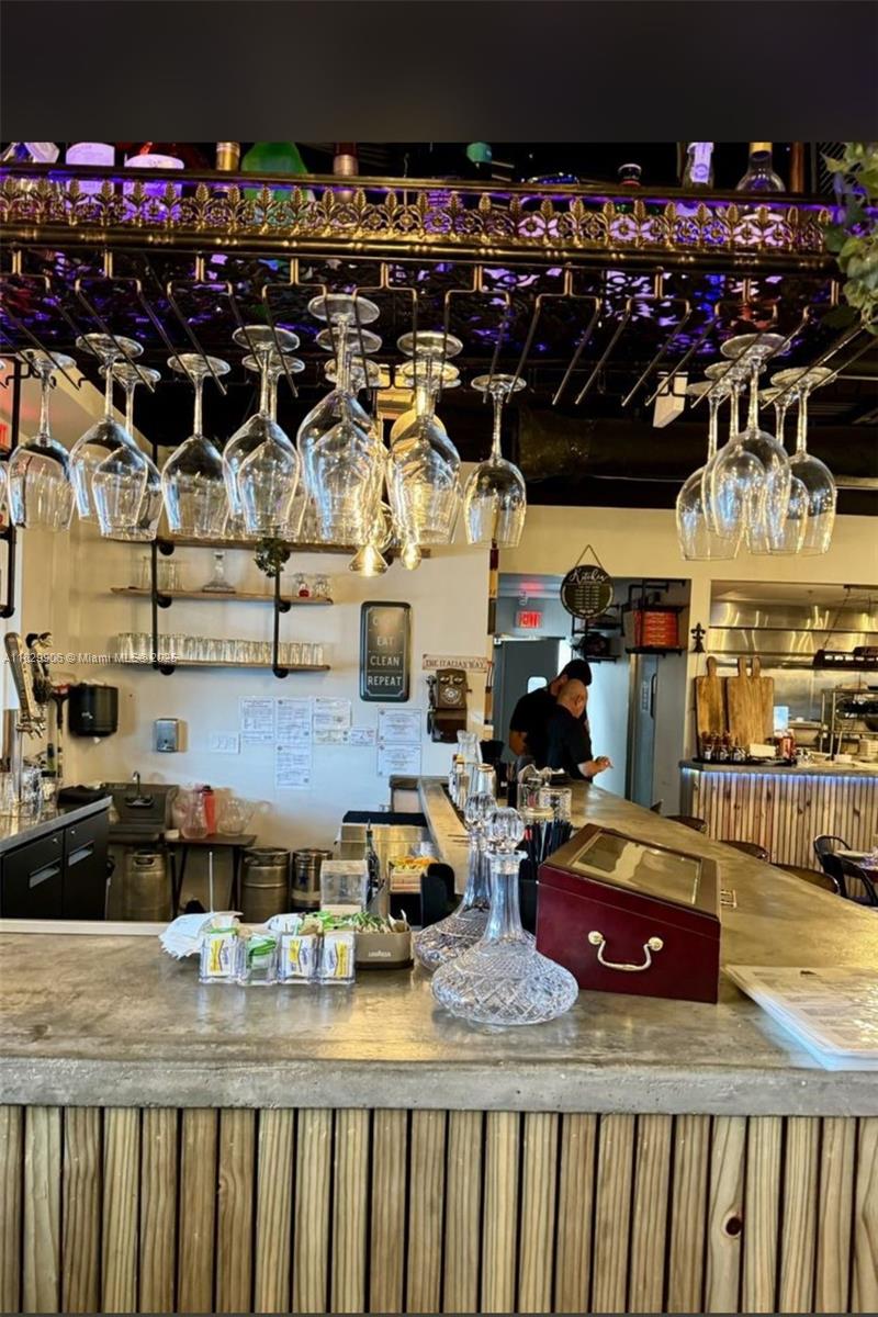 Exceptional opportunity to acquire La Romanita restaurant & lounge, one on Hialeah most stylish and recognizable dining destination . Opened in 2022, this turnkey restaurant features a modern 4000 sf space , including a fully equipped commercial kitchen;full liquor license, indoor/ outdoor seating,and elegant lounge/bar area.