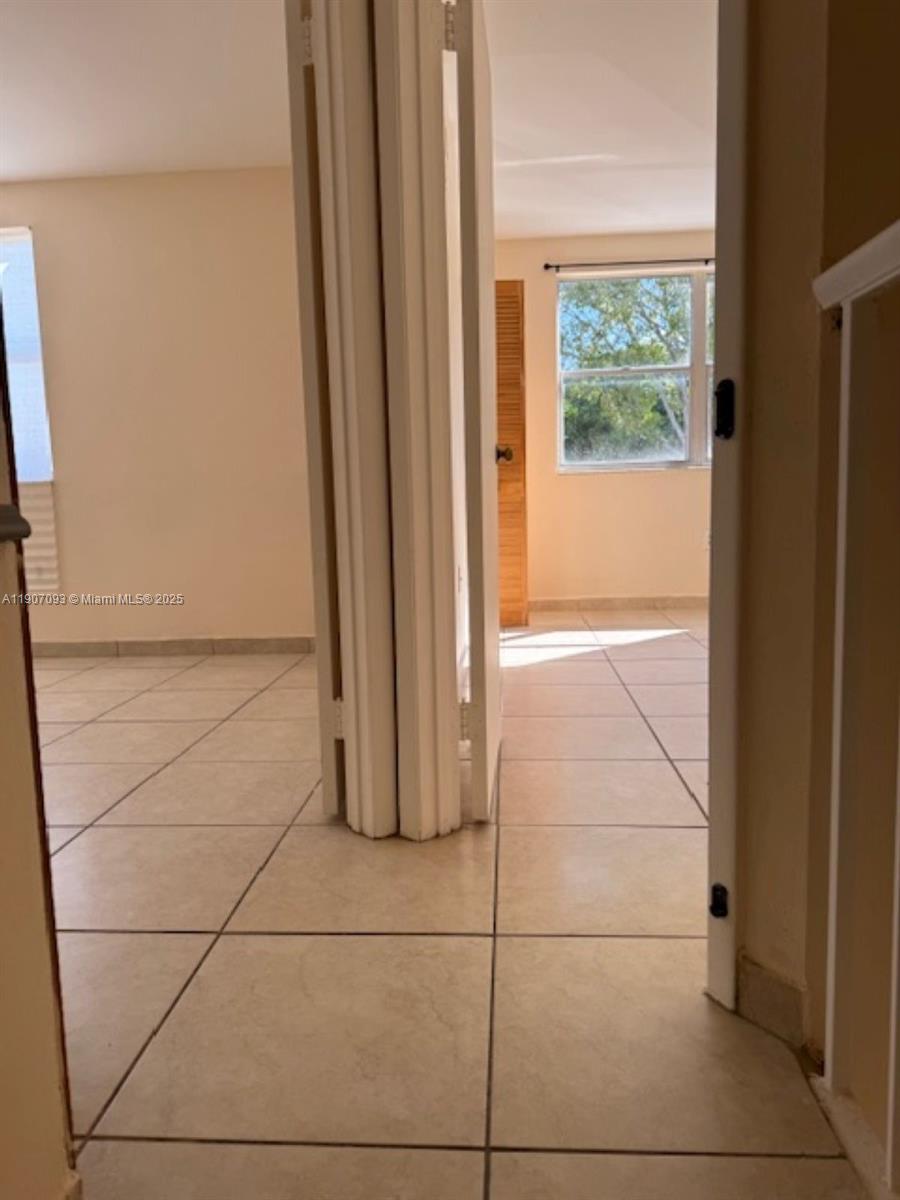 GABLES POINT CONDO I - Residential Lease