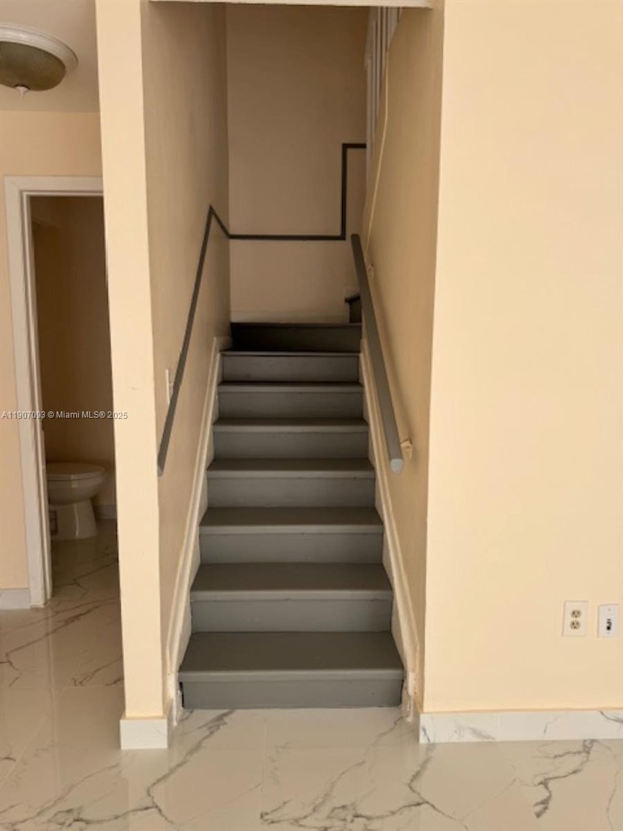 GABLES POINT CONDO I - Residential Lease