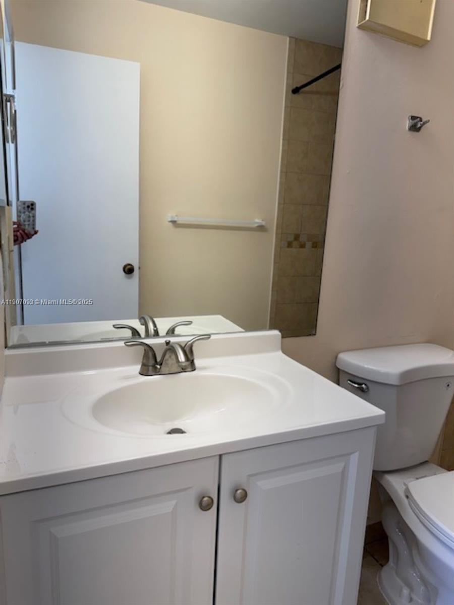 GABLES POINT CONDO I - Residential Lease