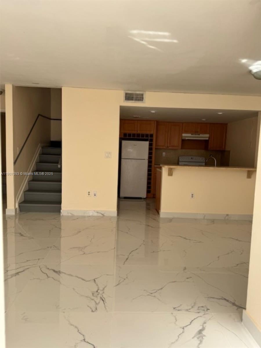 GABLES POINT CONDO I - Residential Lease