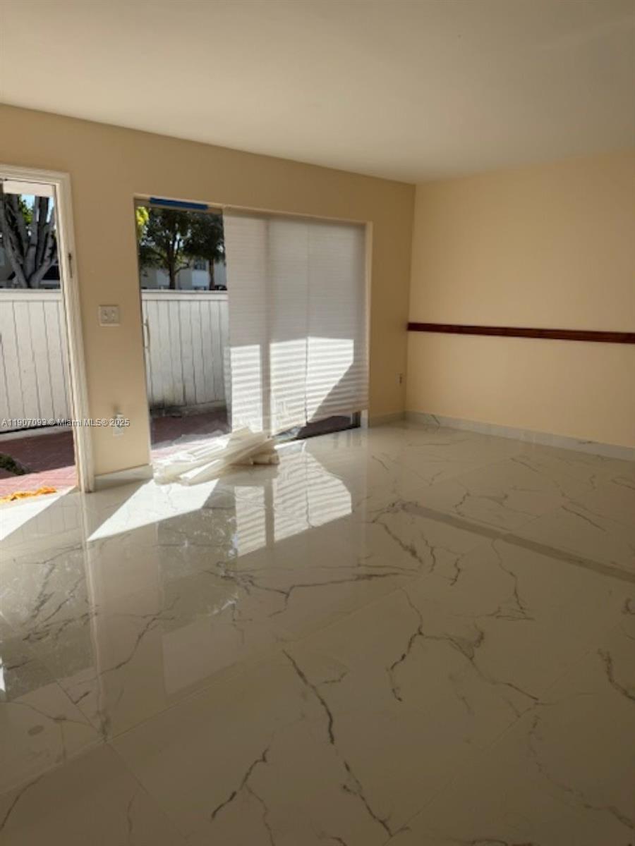 GABLES POINT CONDO I - Residential Lease