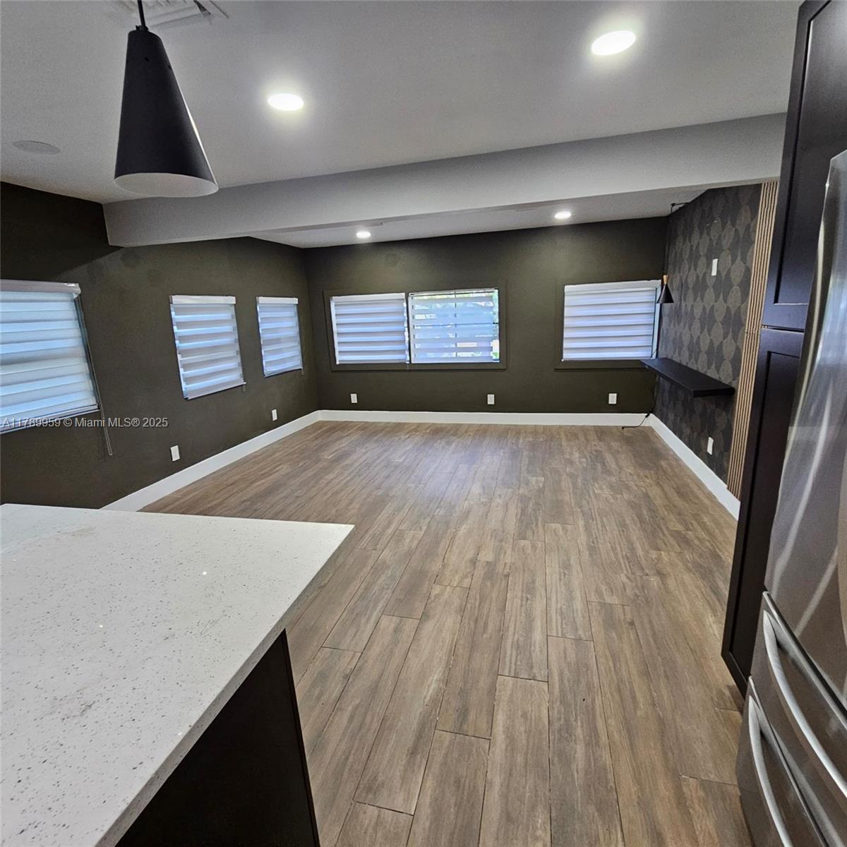 1425 SW 33rd Ct