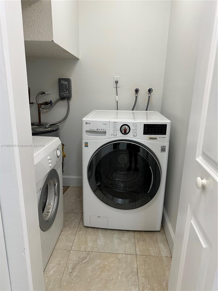 REPLAT OF MILLER DREAMS S - Residential Lease