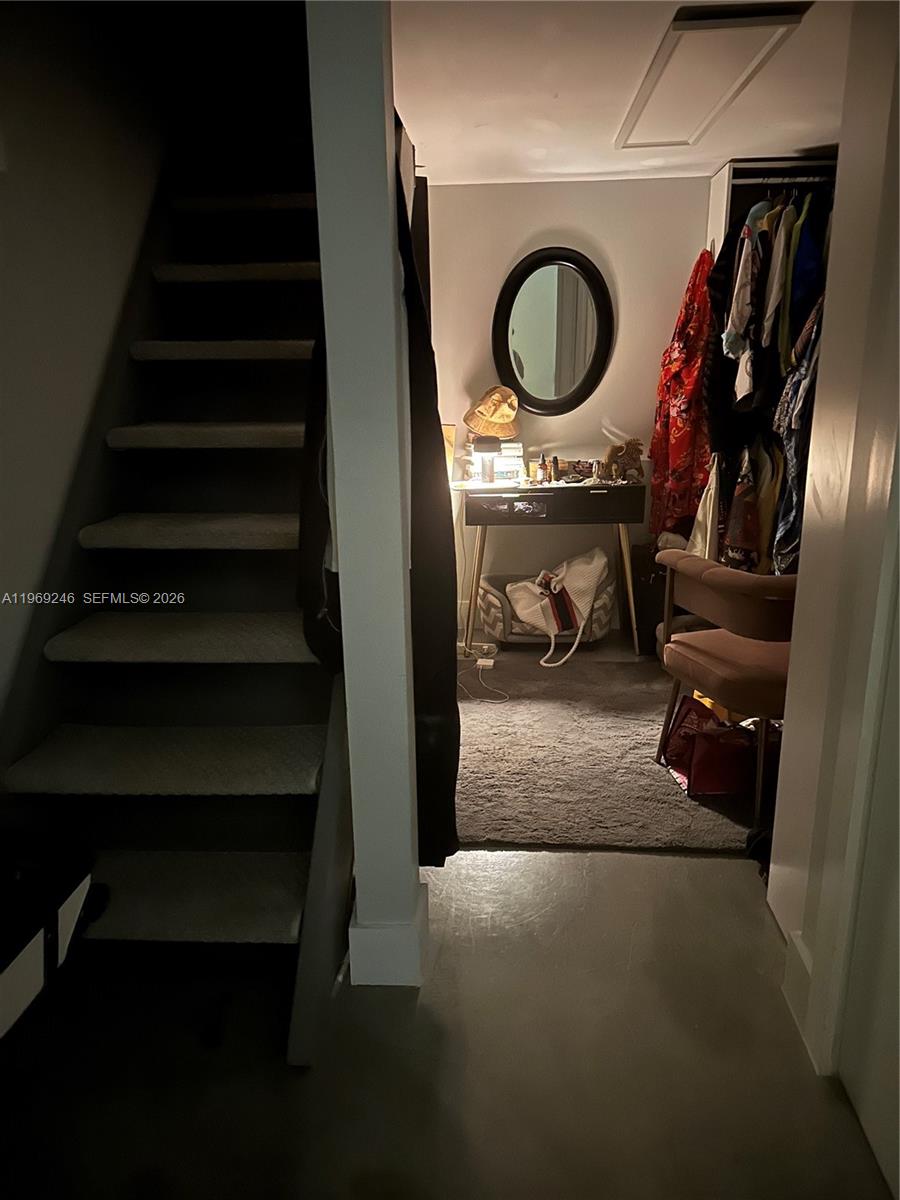 AVENUE LOFTS CONDO FOUR - Residential Lease