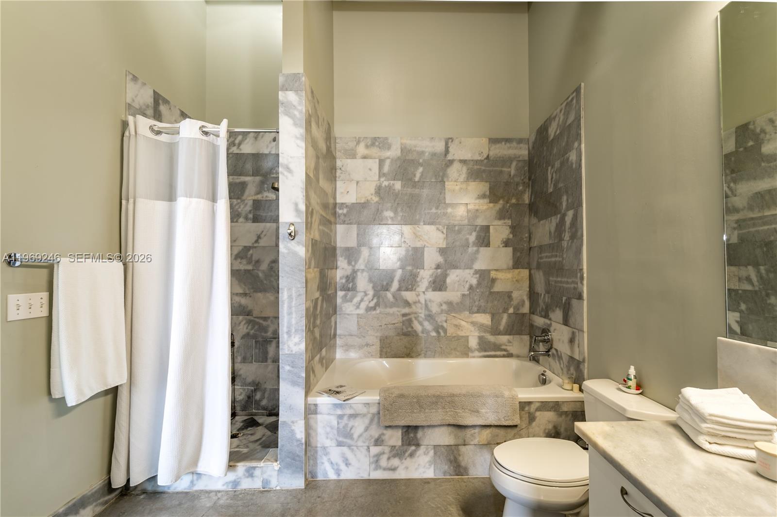 AVENUE LOFTS CONDO FOUR - Residential Lease