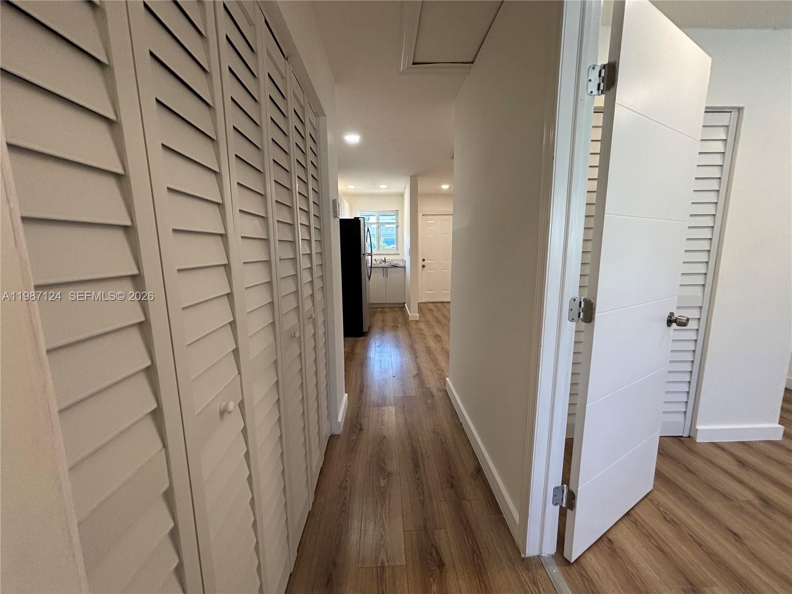 HOLLYWOOD LITTLE RANCHES - Residential Lease