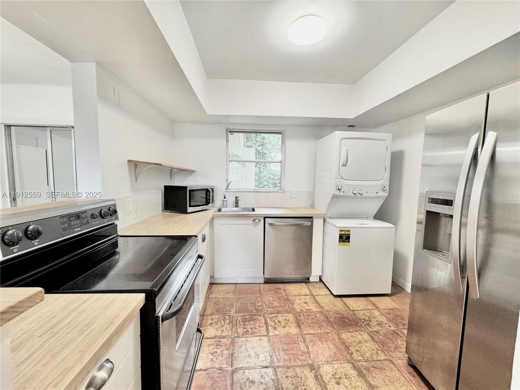 Photo of 14901 SW 4th St #5A, Pembroke Pines, FL 33027 (MLS # A11912559)