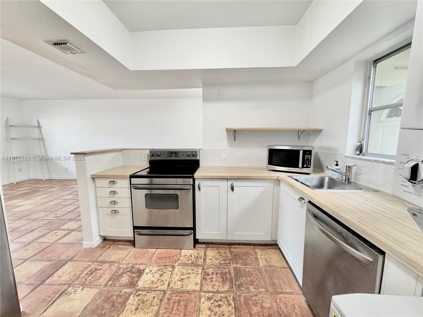 GOLF MANOR BLDG A CONDO - Residential Lease