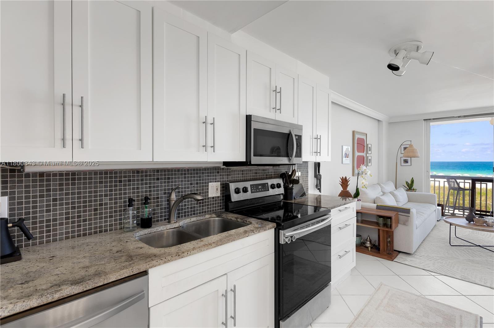 THE PRESIDENTIAL CONDO - Residential