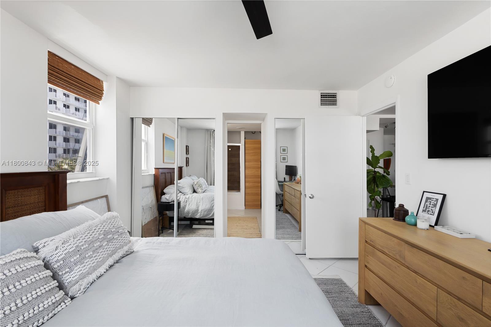 THE PRESIDENTIAL CONDO - Residential