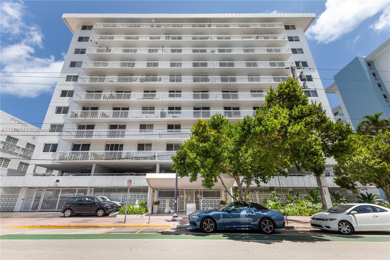 THE PRESIDENTIAL CONDO - Residential