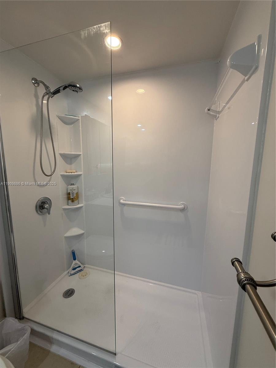 SUNRISE LAKES 141 CONDO - Residential