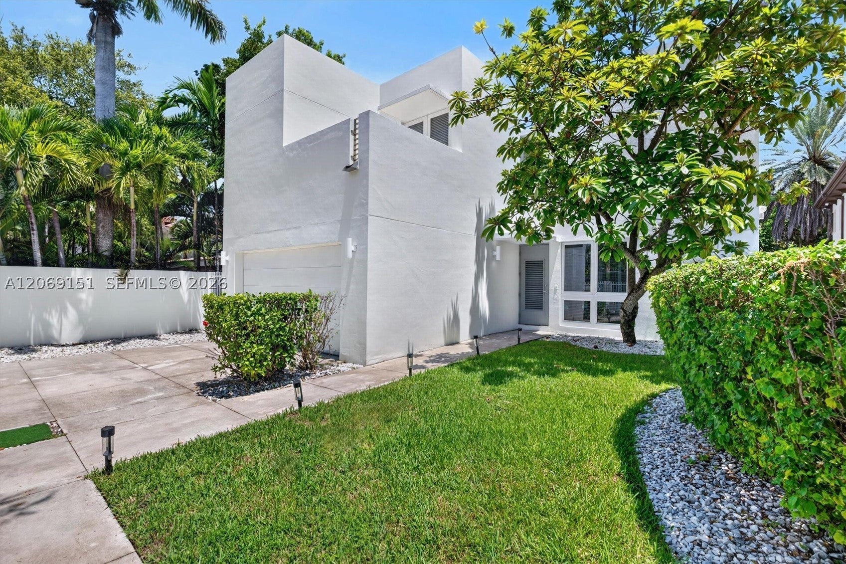 745 SW 22nd Rd