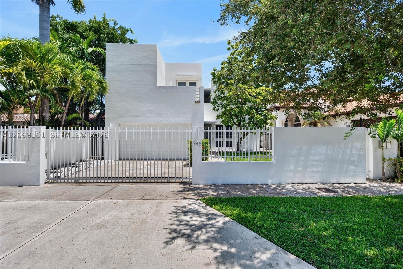 745 SW 22nd Rd