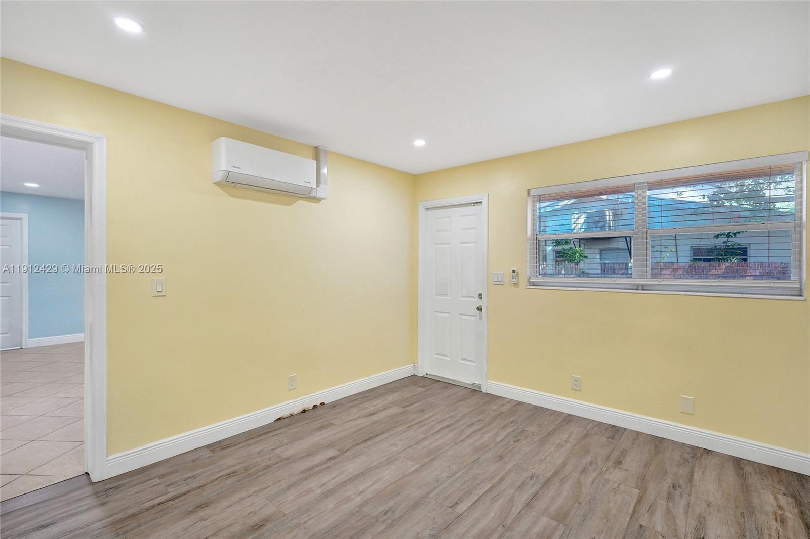 EVERGLADE LAND SALES CO - Residential Lease