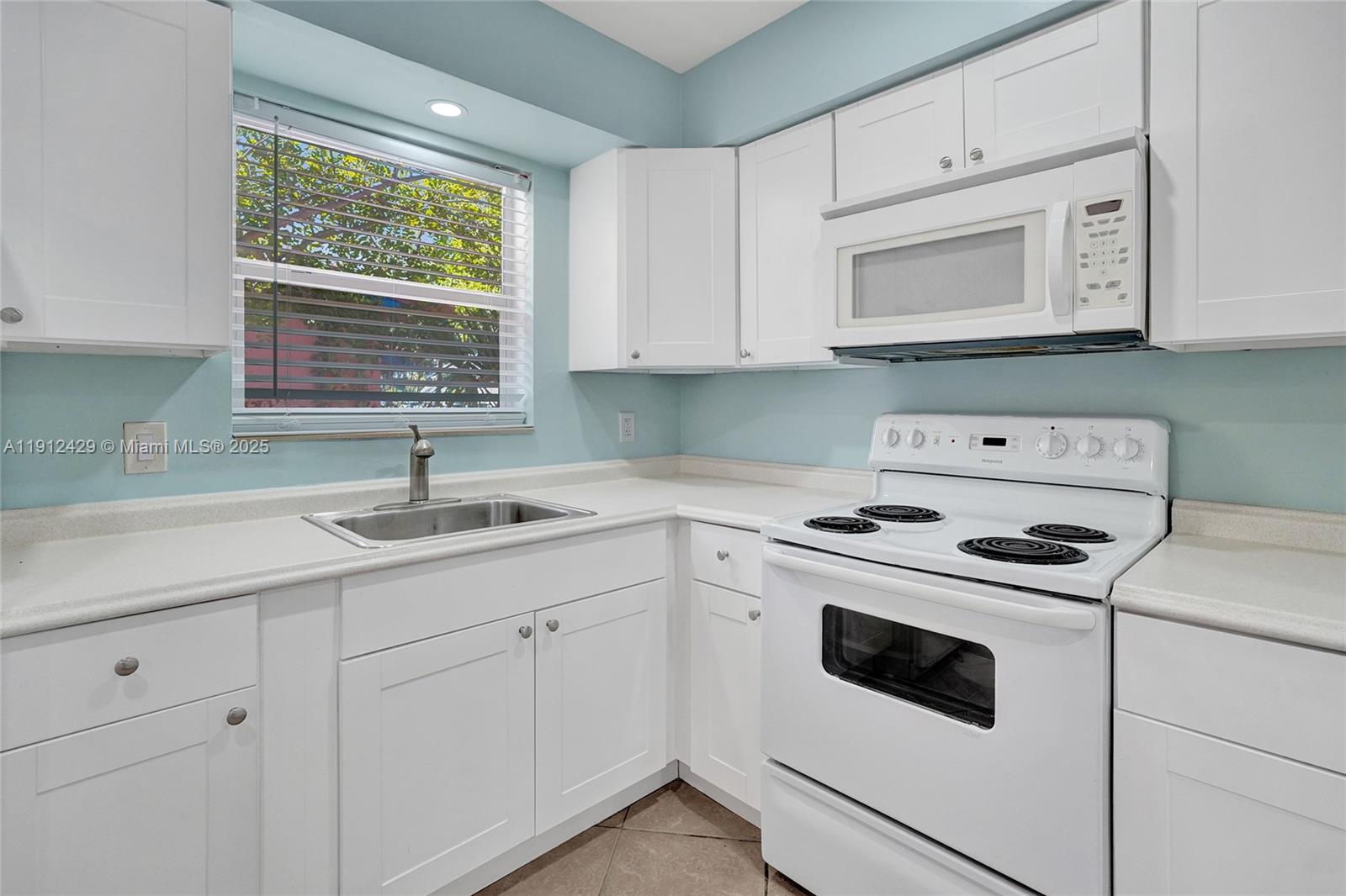 EVERGLADE LAND SALES CO - Residential Lease