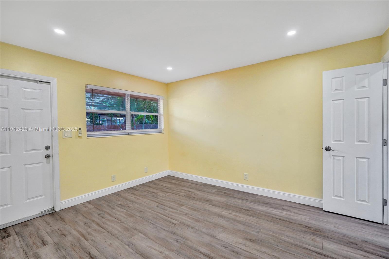 EVERGLADE LAND SALES CO - Residential Lease