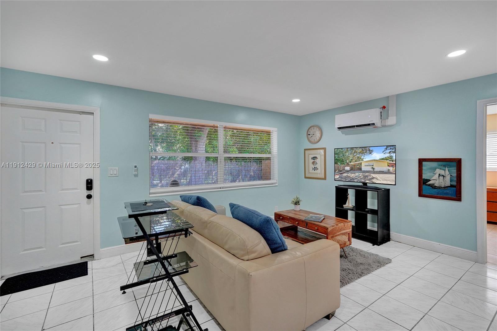 EVERGLADE LAND SALES CO - Residential Lease