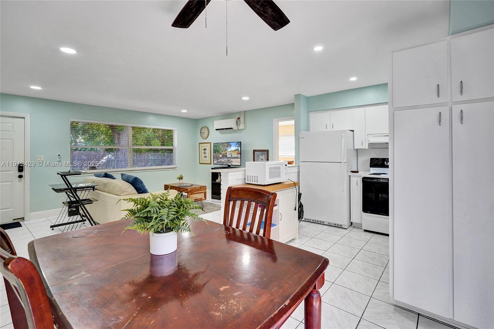 EVERGLADE LAND SALES CO - Residential Lease