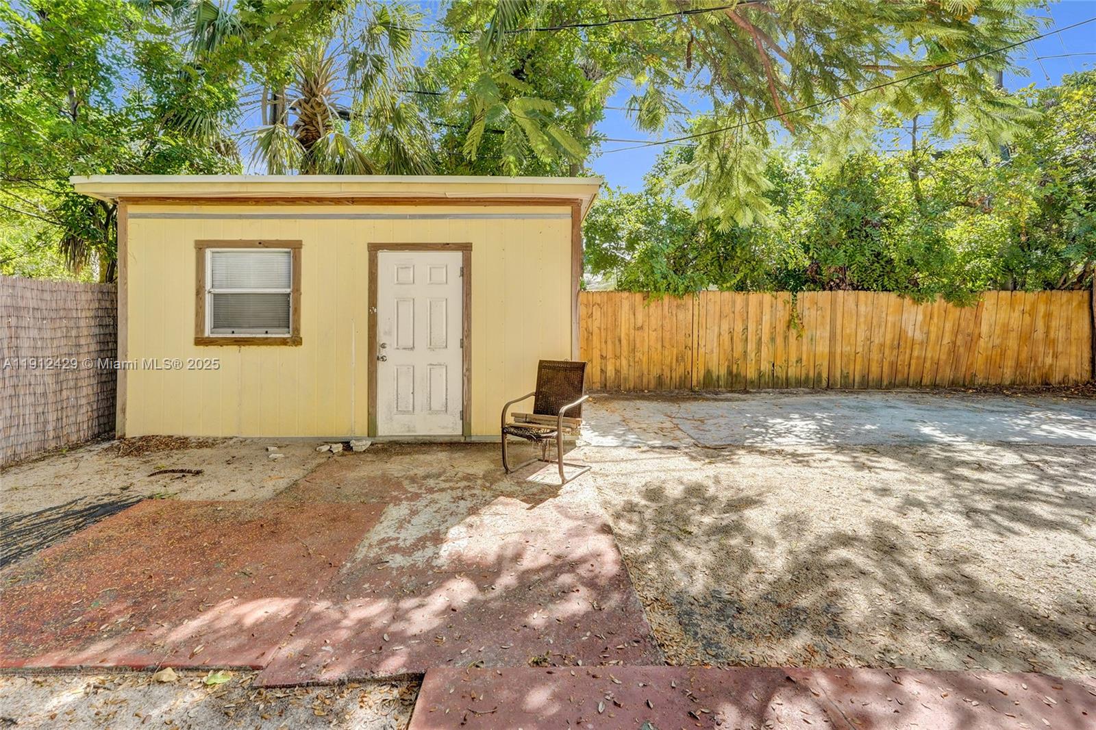 EVERGLADE LAND SALES CO - Residential Lease