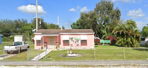 Photo of 1881 NW 157th St, Miami Gardens, FL 33054 (MLS # A11834437) Photo of 1881 NW 157th St, Miami Gardens, FL 33054 (MLS # A11834437)