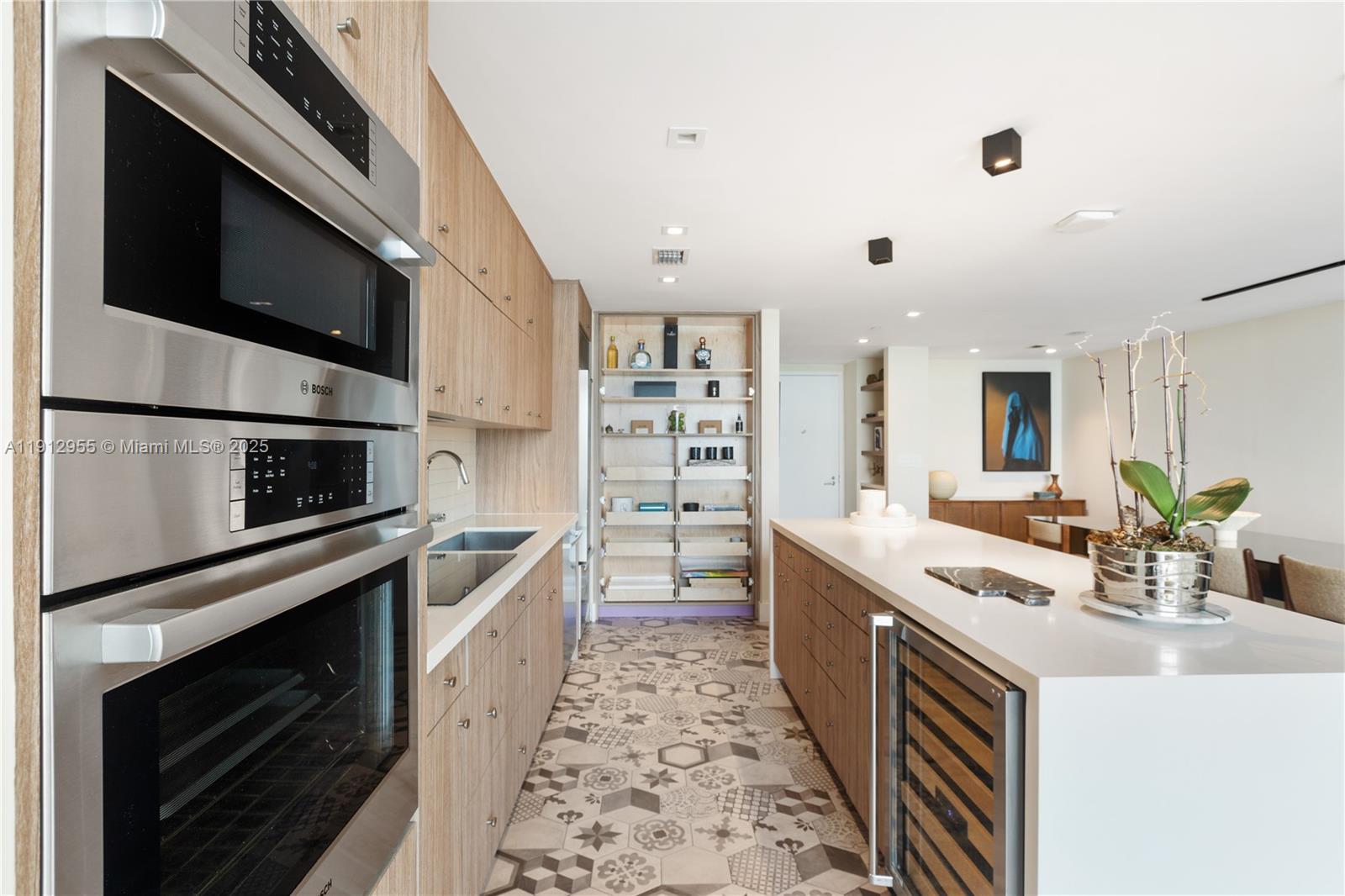 TEN MUSEUM PK RESIDENTIAL - Residential