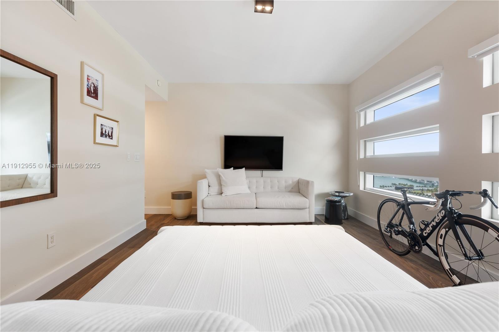 TEN MUSEUM PK RESIDENTIAL - Residential