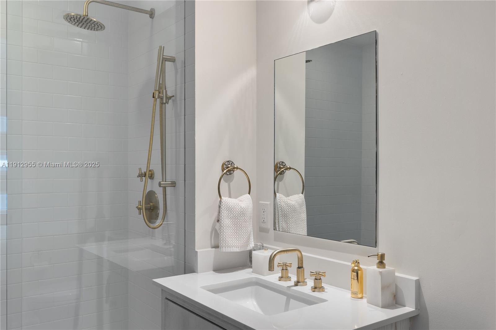 TEN MUSEUM PK RESIDENTIAL - Residential