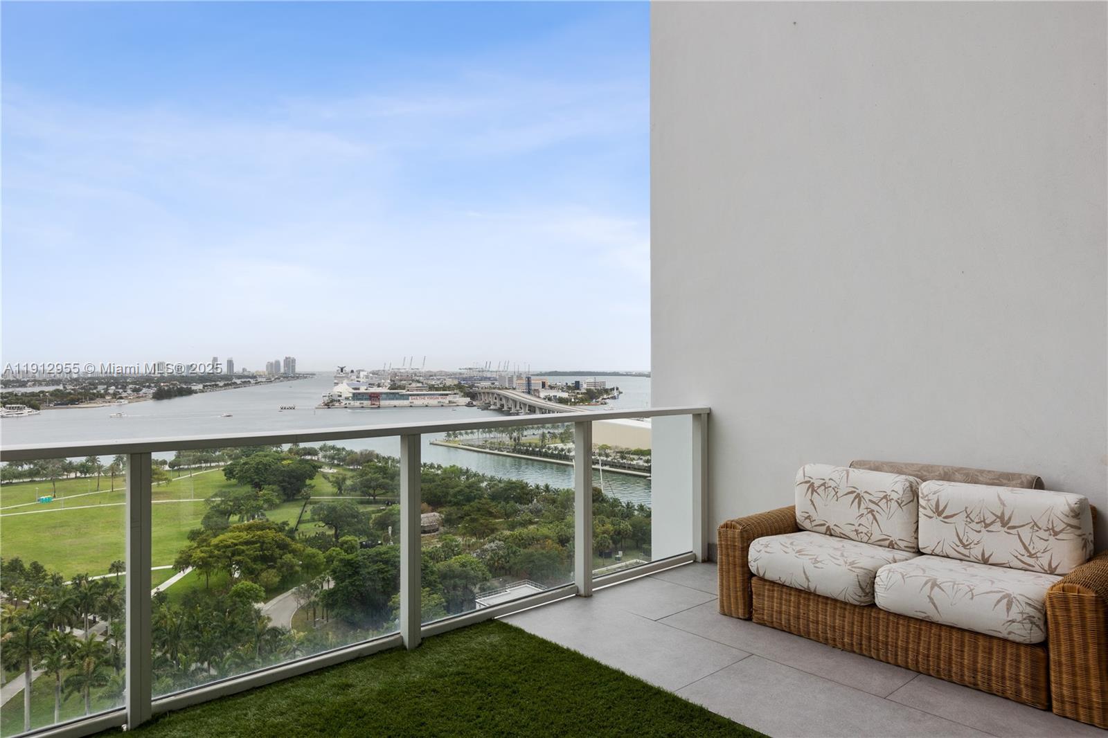 TEN MUSEUM PK RESIDENTIAL - Residential