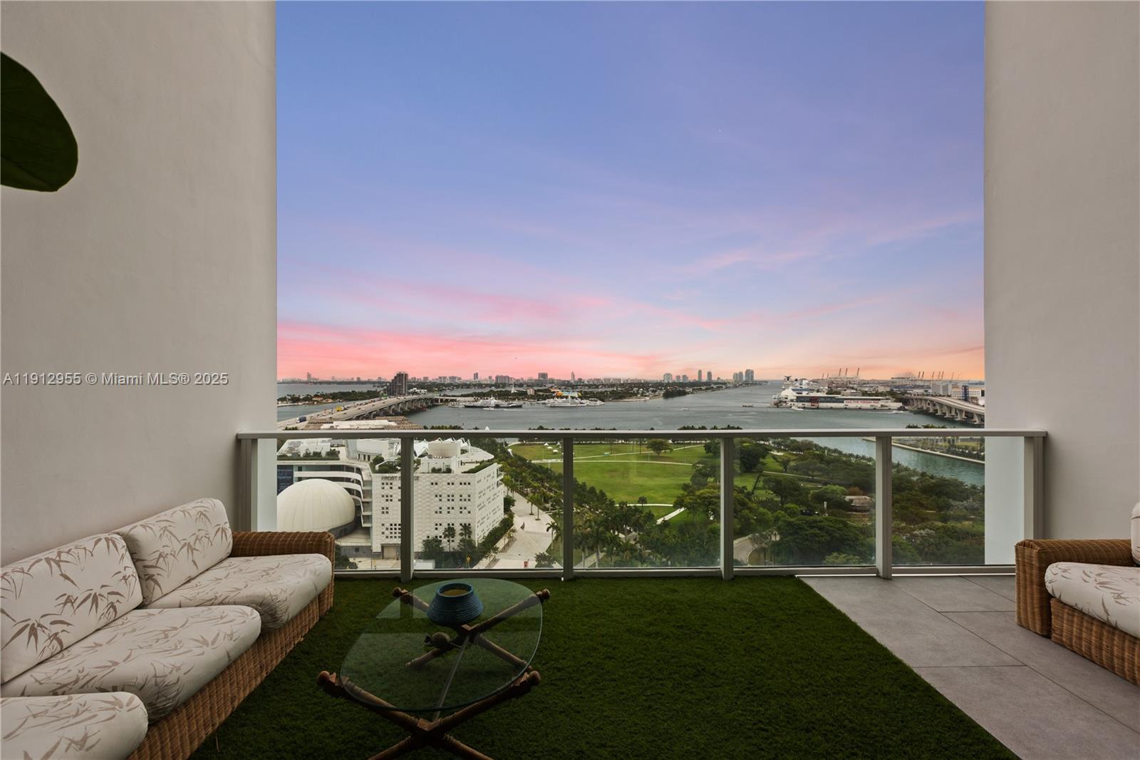 TEN MUSEUM PK RESIDENTIAL - Residential