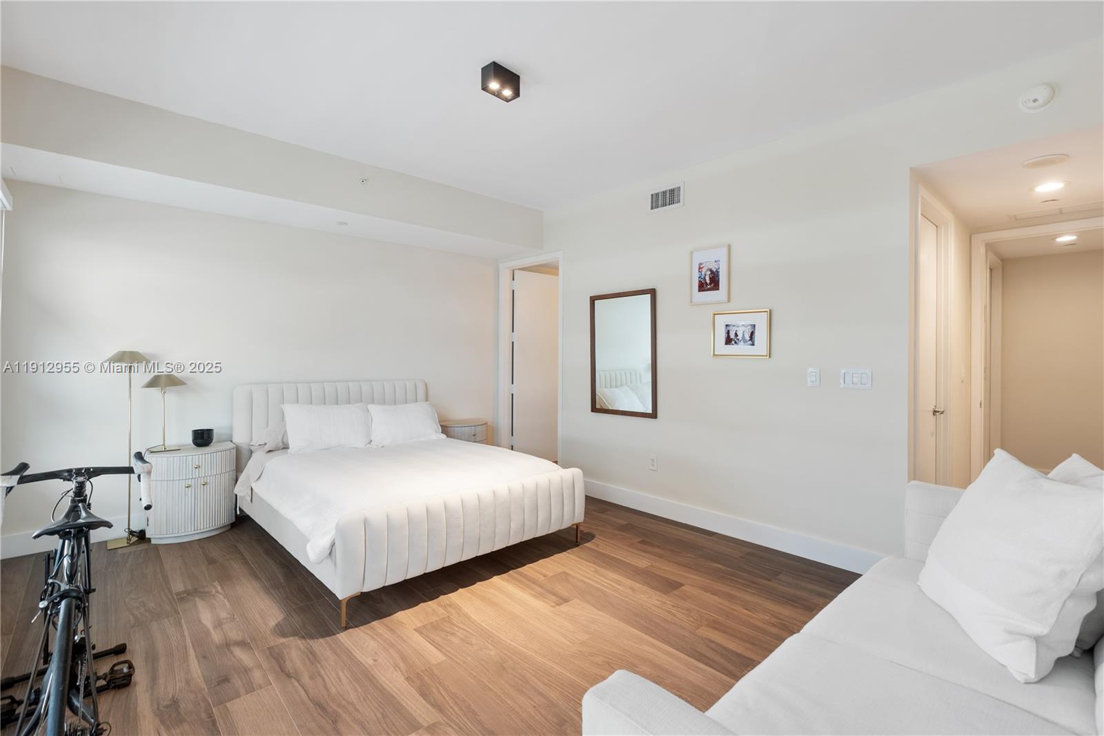 TEN MUSEUM PK RESIDENTIAL - Residential