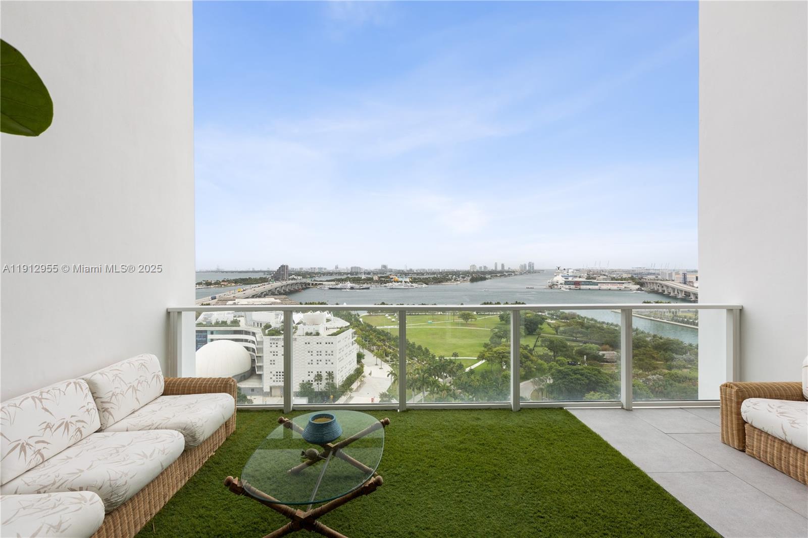 TEN MUSEUM PK RESIDENTIAL - Residential