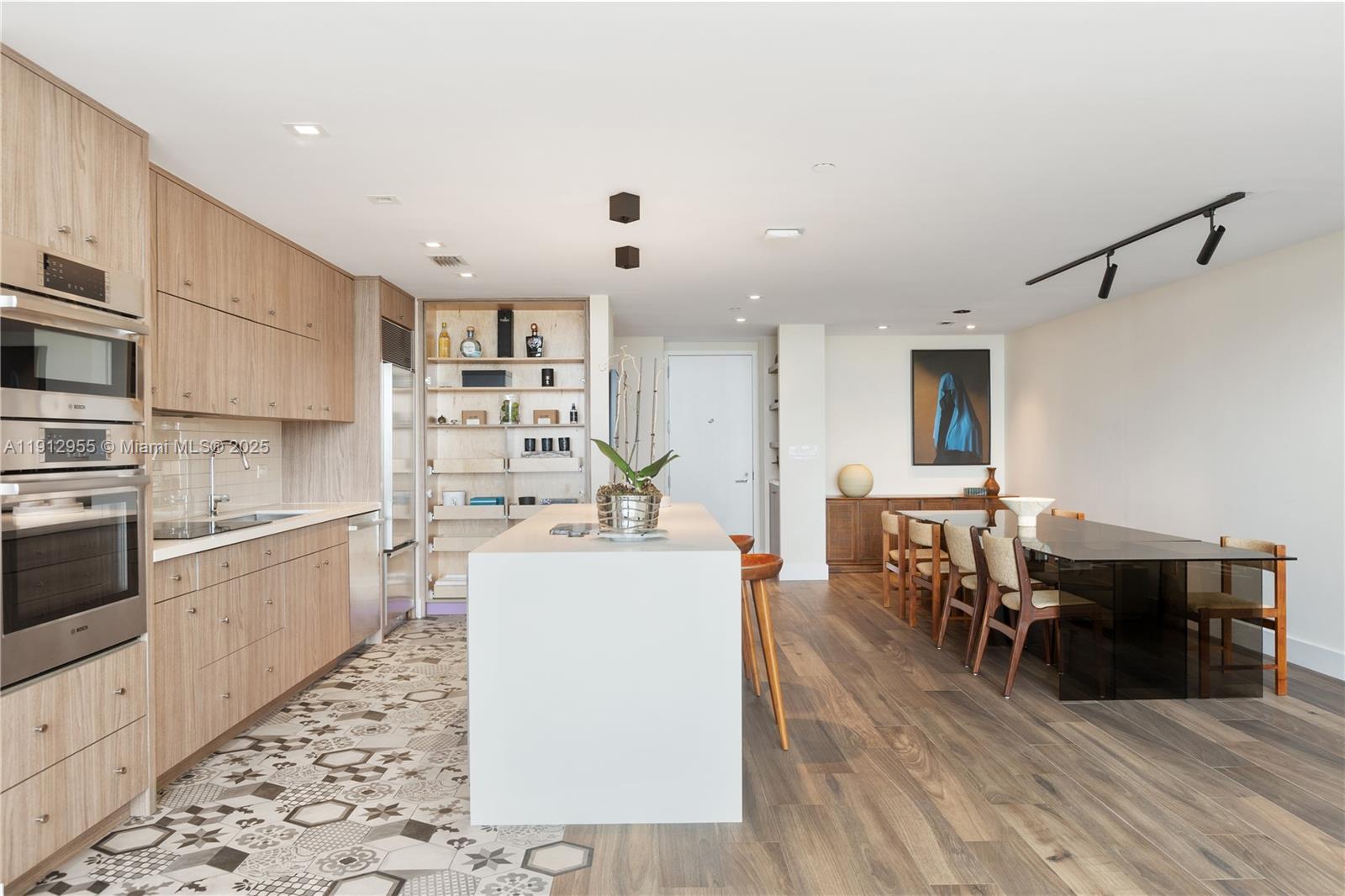 TEN MUSEUM PK RESIDENTIAL - Residential