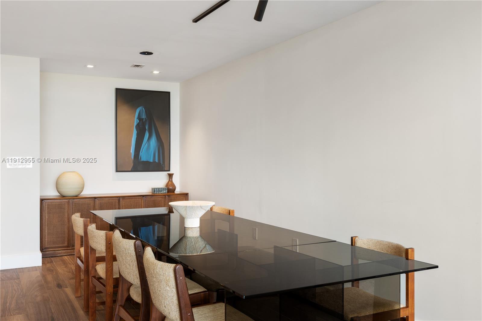 TEN MUSEUM PK RESIDENTIAL - Residential