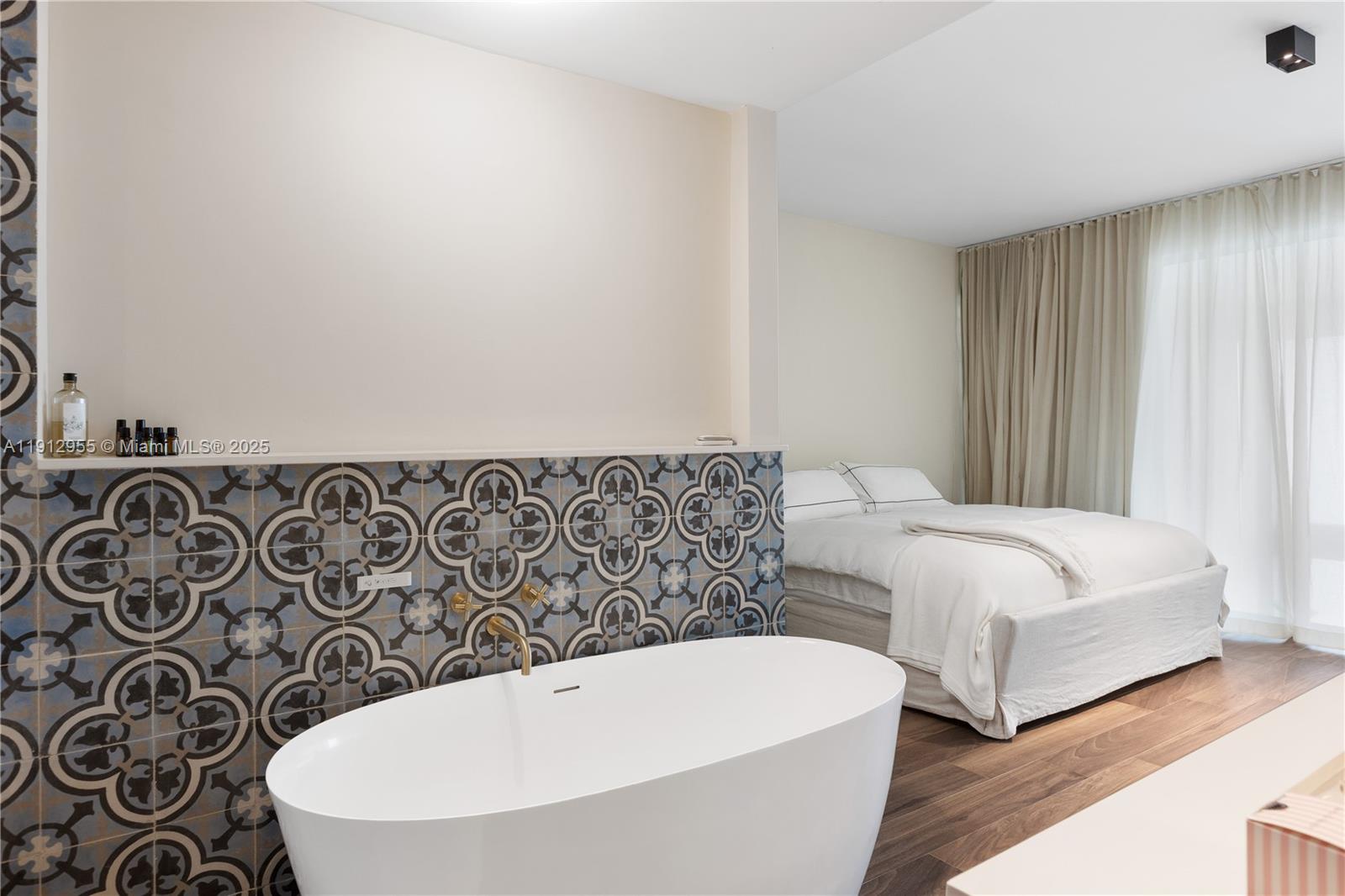 TEN MUSEUM PK RESIDENTIAL - Residential