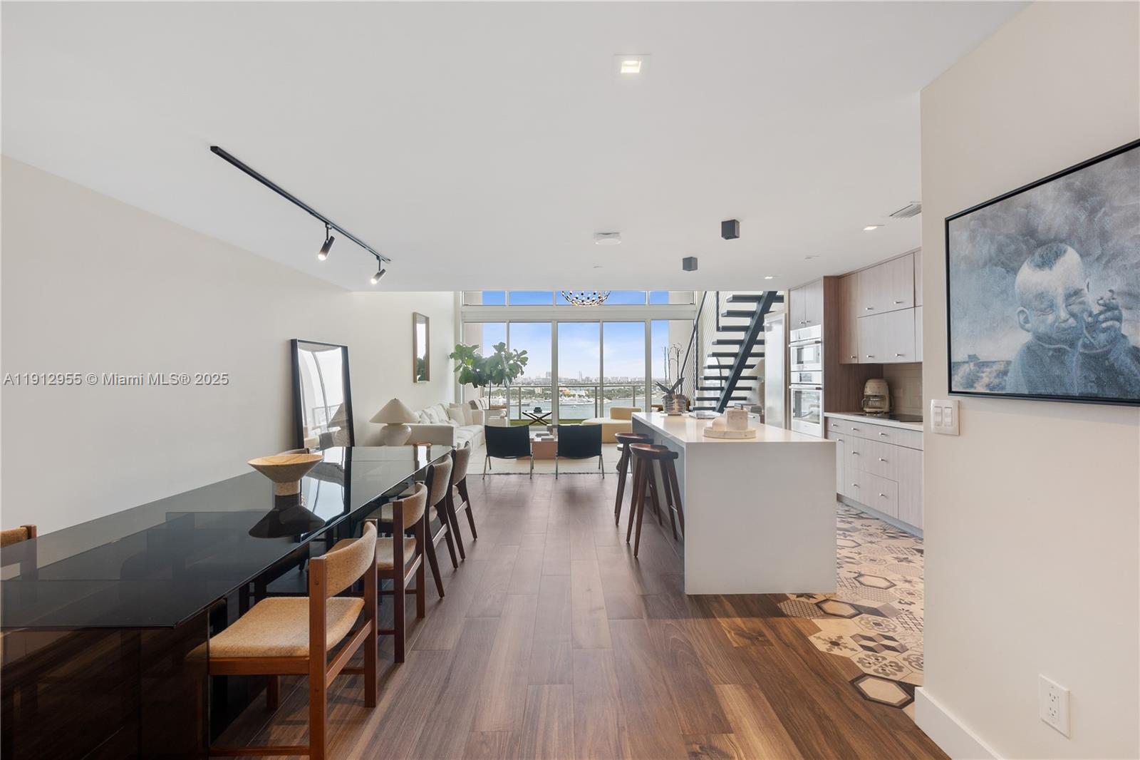 TEN MUSEUM PK RESIDENTIAL - Residential