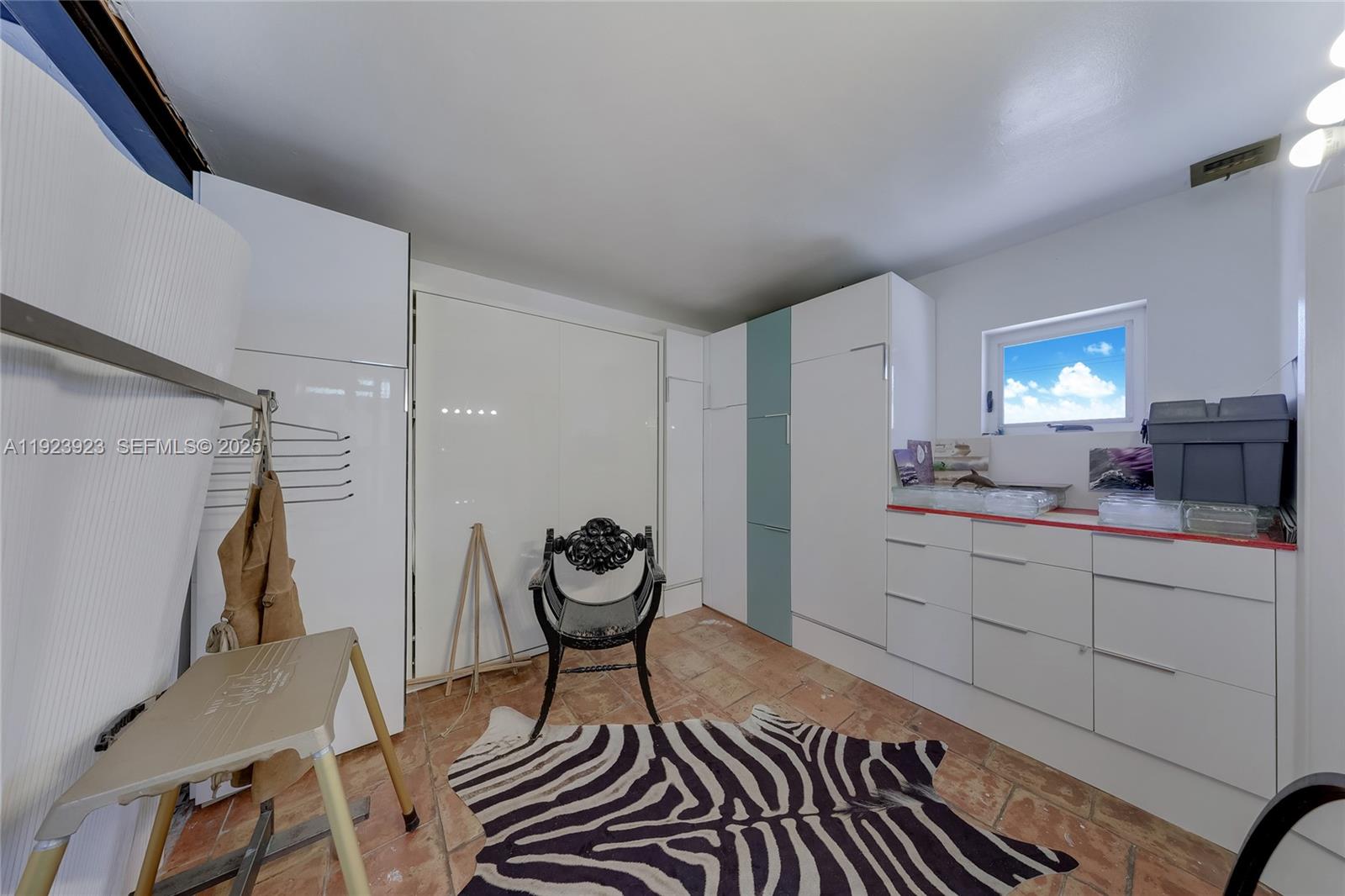 305 Jefferson Ave 5, Miami Beach, FL, 33139/$1,550,000 4 305 Jefferson Ave 5