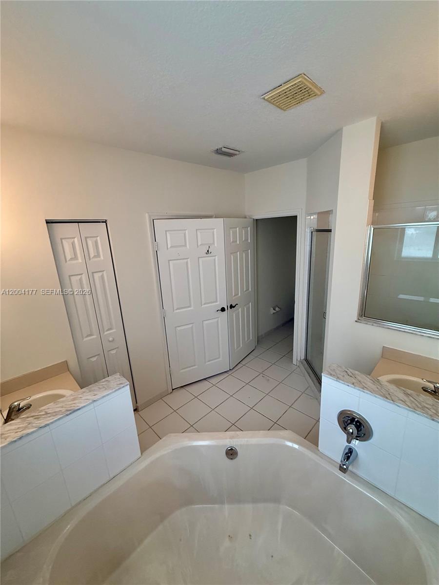 TOWNGATE NORTH - Residential