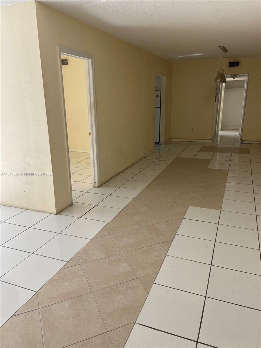 NICE LOCATION !!!!! 2/1.5 BATH TENANT MUST TO HAVE GOOD CREDIT AND NOT EVICTION BEFORE
EASY TO SHOW