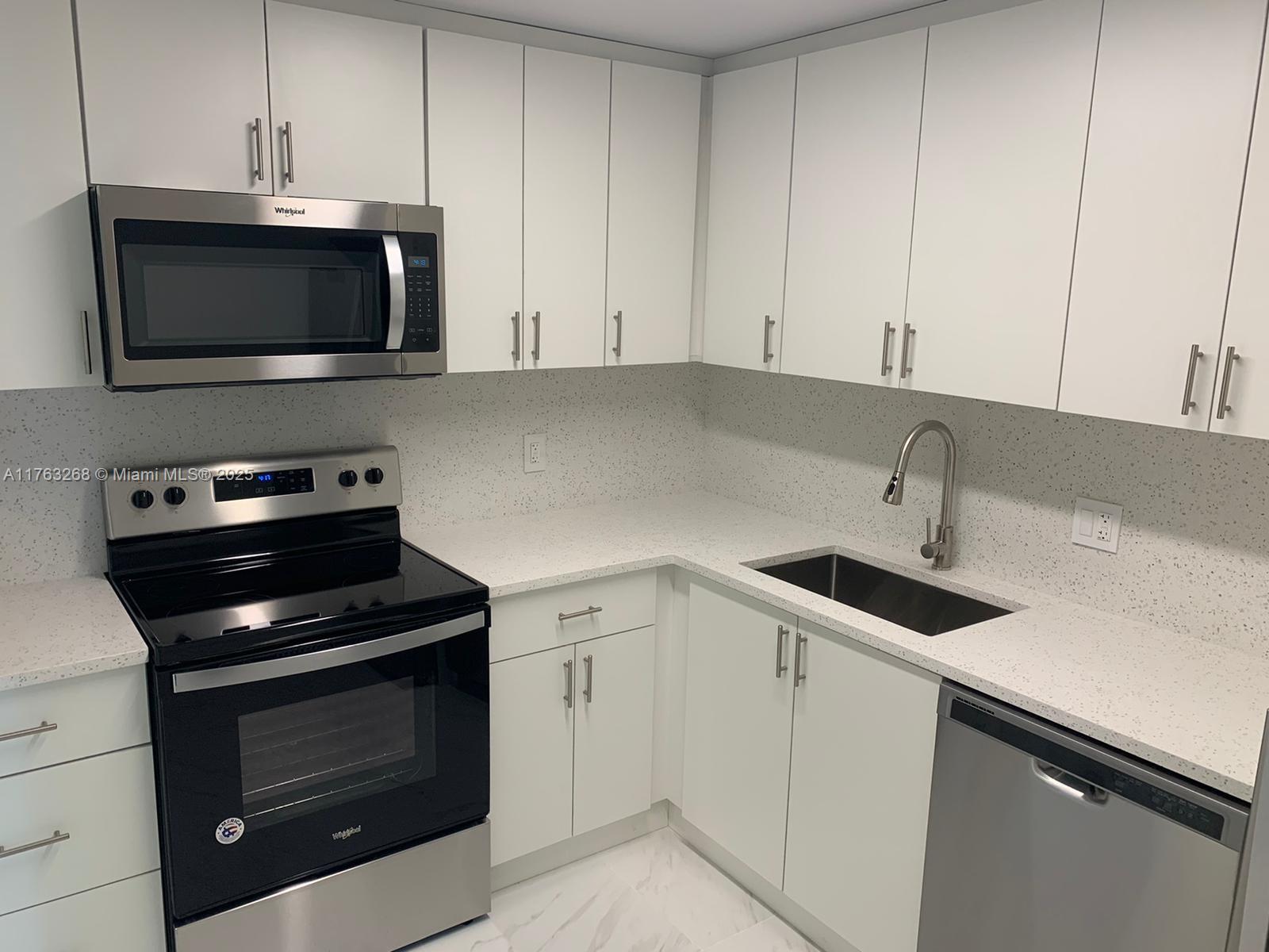 1300 Ne Miami Gardens Dr 716E, Miami, Broward County, Florida - 1 Bedrooms  
1 Bathrooms - 